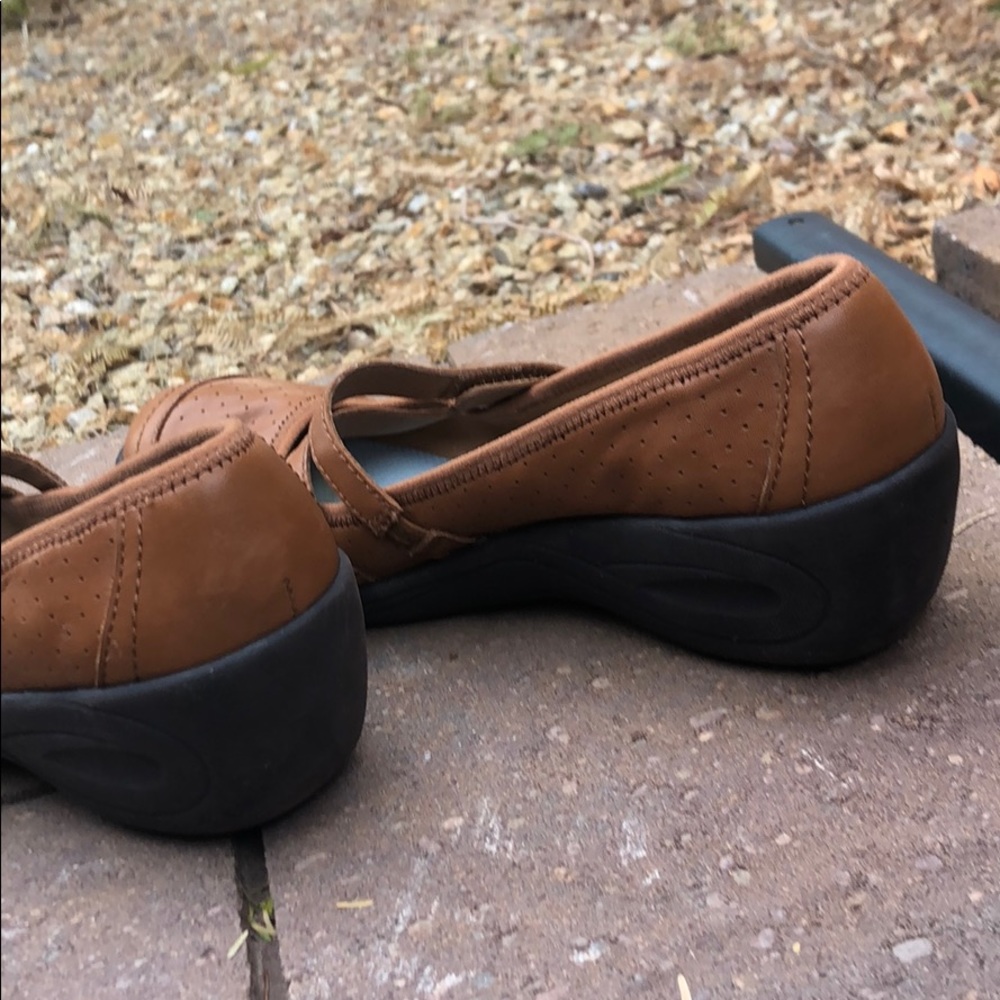 SOLD! EASY SPIRIT Brown Double Strap MJ Pumps. - Picture 7 of 8